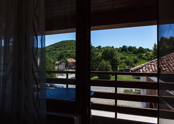 Ξενοδοχείο Family 2*