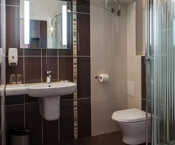 Ξενοδοχείο Family 2*